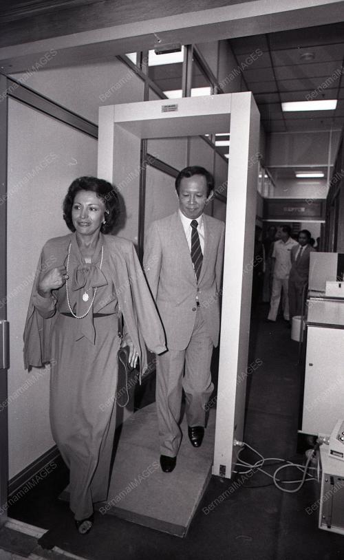 DISEMBER 1982
