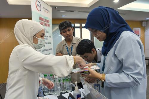 PAMERAN KESIHATAN DAN GERAI JUALAN KPJ