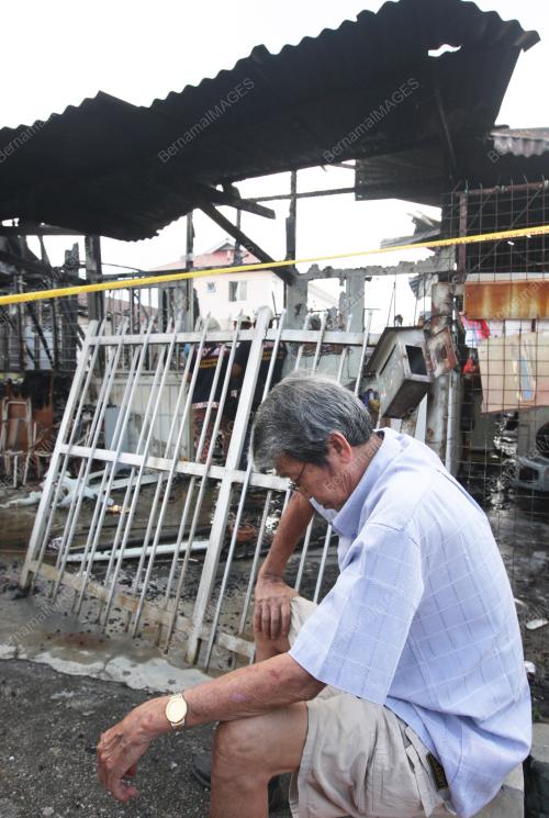 RUMAH TERBAKAR