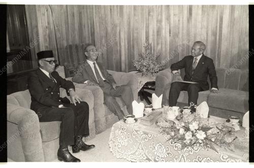 TALK BETWEEN MALAYSIA'S PM AND THAI PREMIER