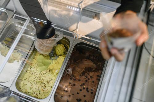 TINJAUAN KACANG PISTACHIO