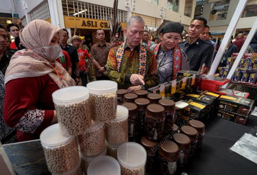 DATUK SERI FADILLAH YUSOF