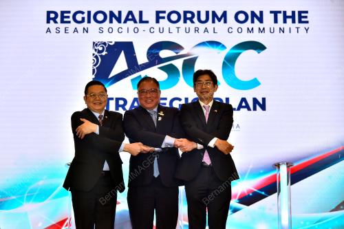 DATUK SERI TIONG KING SING