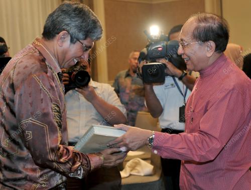 DATUK SERI DR RAIS YATIM
