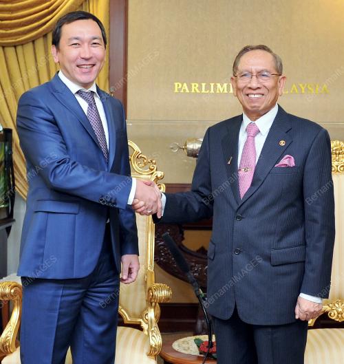 KL10_19112013_ABU_ZAHAR