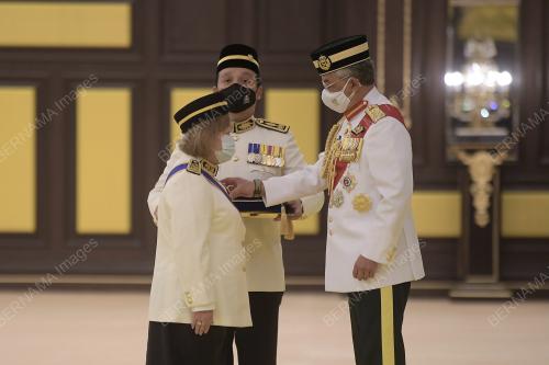 AL-SULTAN ABDULLAH RI'AYATUDDIN AL-MUSTAFA BILLAH SHAH 