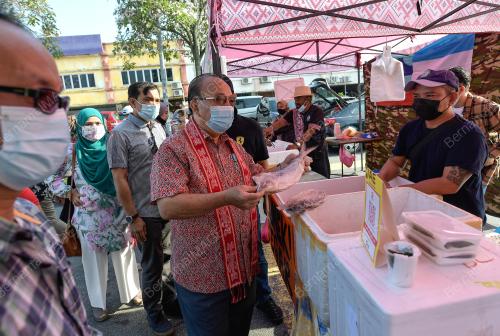 DATUK HENRY SUM AGONG