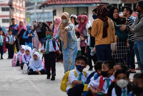 TINJAUAN SESI PERSEKOLAHAN 2023/2024