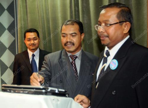 JAMIL KHIR BAHAROM