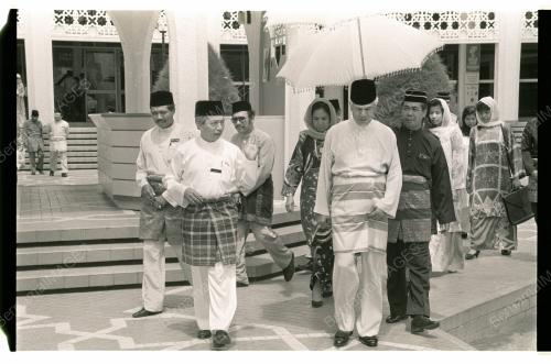 AGONG LAWAT PAMERAN