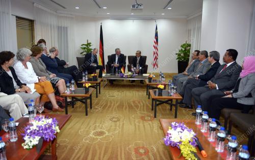 KL10_20102015_KUNJUNGAN_HORMAT