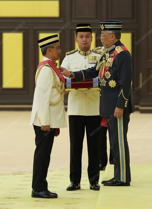 AL-SULTAN ABDULLAH RI'AYATUDDIN AL-MUSTAFA BILLAH SHAH