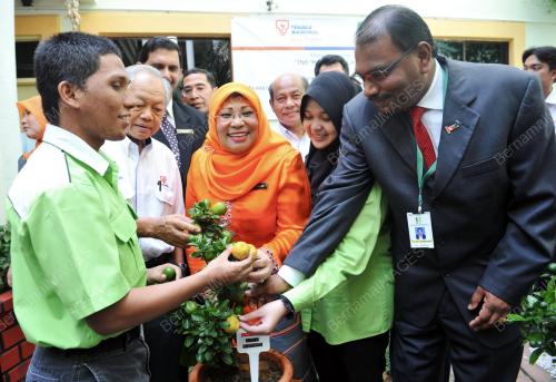 DATUK SERI ROHANI ABDUL KARIM