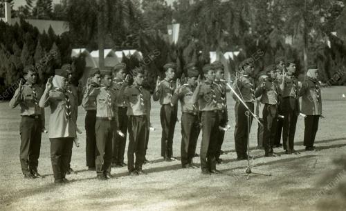 KL10_210390_PENGAKAP