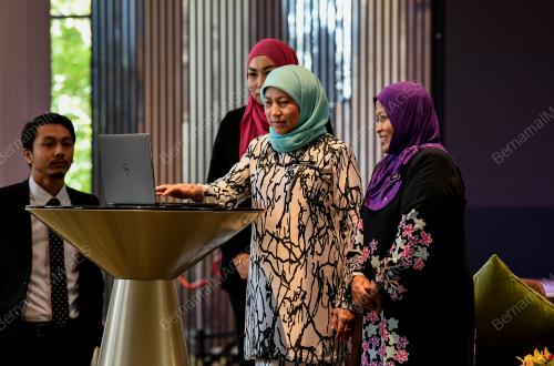 DATUK SERI NANCY SHUKRI