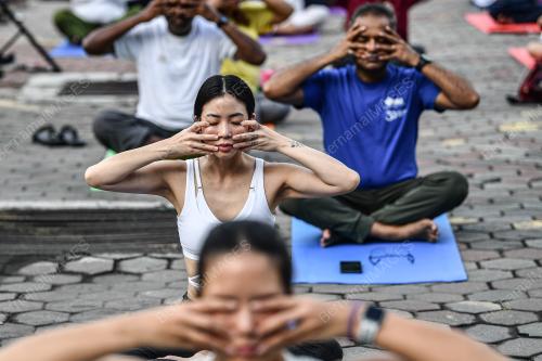 HARI YOGA SEDUNIA KE-10