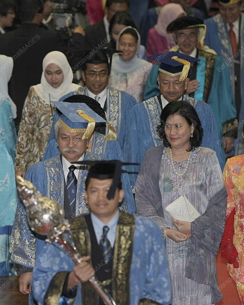 TUANKU MUHRIZ TUANKU MUNAWIR