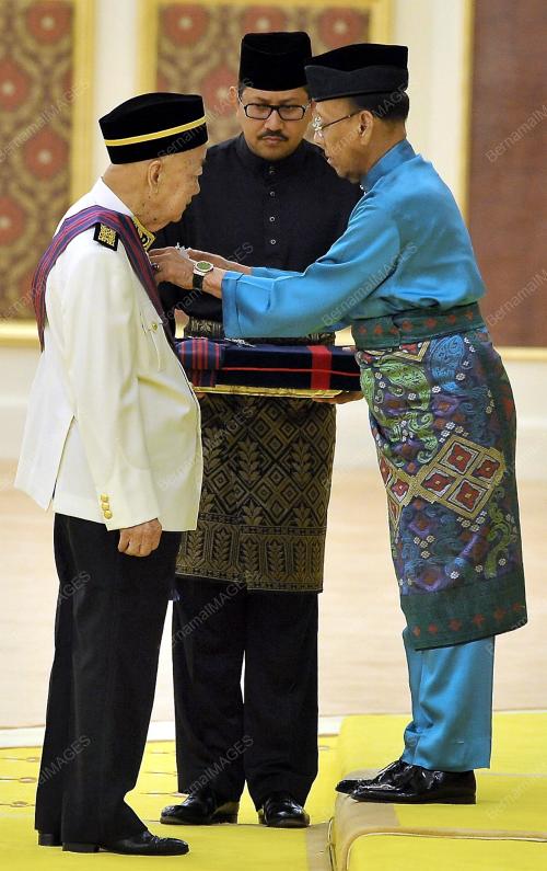 KL10_21112013_AGONG_PINGAT