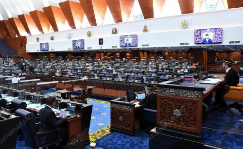 PERSIDANGAN PARLIMEN PENGGAL KETIGA