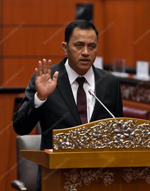ANGKAT SUMPAH SENATOR DEWAN NEGARA