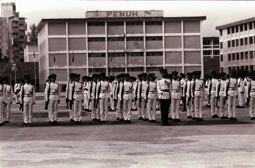 KL10_22111980_PERBARISAN