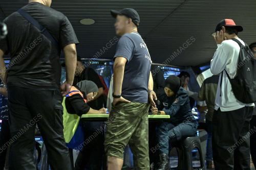 OPERASI DBKL JURUGAMBAR KLCC