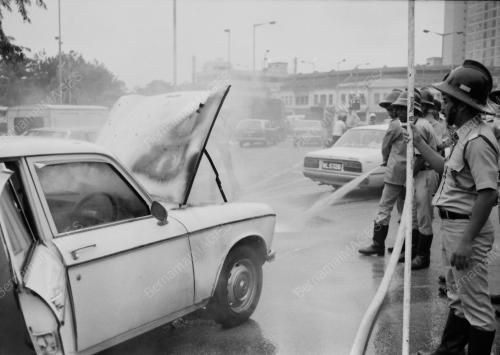 KERETA TERBAKAR