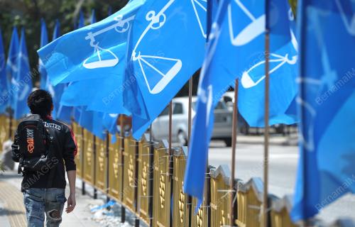 KL10_23022013_BENDERA