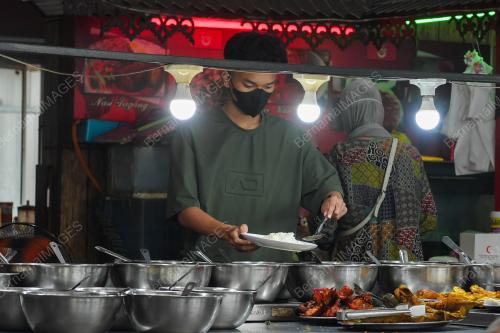 PENGUSAHA GERAI DAN RESTORAN NAIKKAN HARGA