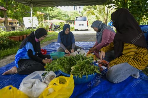 GOTONG ROYONG MASAK BUBUR LAMBUK KBSB