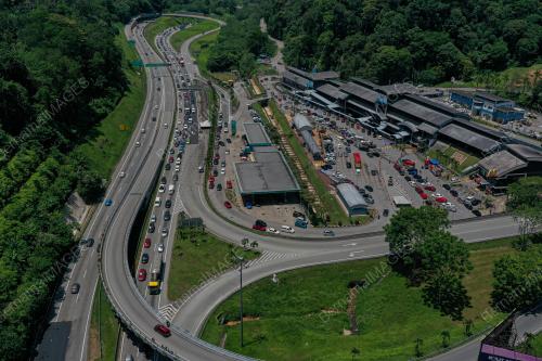 TINJAUAN ALIRAN TRAFIK LEBUHRAYA
