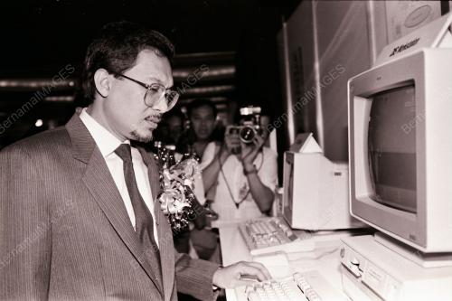 YB DATUK SERI ANWAR IBRAHIM