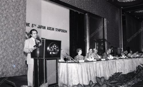 DR. MAHATHIR BIN MOHAMAD