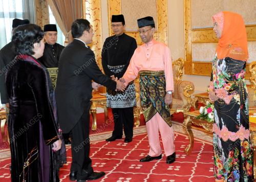 KL10_25112014_AGONG