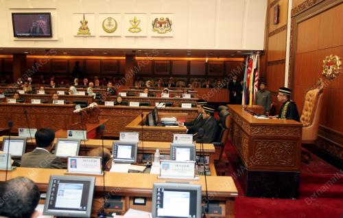 ABU ZAHAR NIKA UJANG