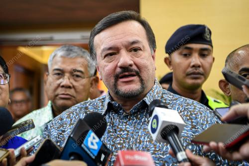 DATUK SERI AMIR HAMZAH AZIZAN