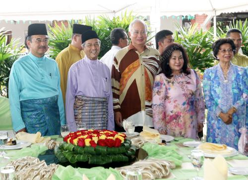 MOHD NAJIB TUN ABDUL RAZAK