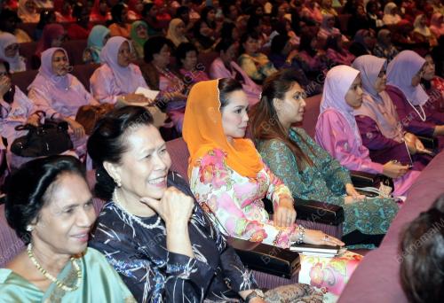 MOHD NAJIB TUN ABDUL RAZAK