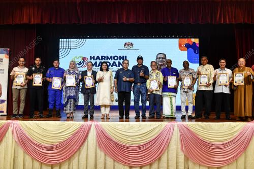 DATUK AARON AGO DAGANG