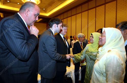 ROHANI ABDUL KARIM