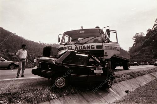 KEMALANGAN DI KILOMETER 25 LEBUHRAYA KUALA LUMPUR