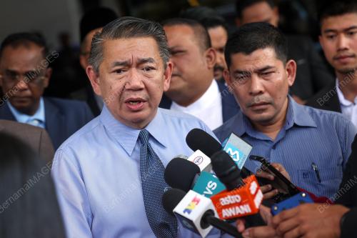 DATUK SERI SALAHUDDIN AYUB