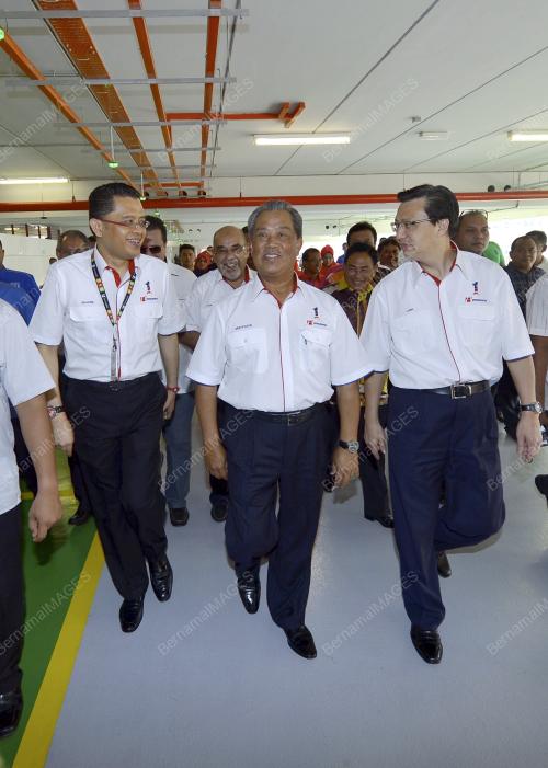 KL10_28062014_PARKIR_LRT
