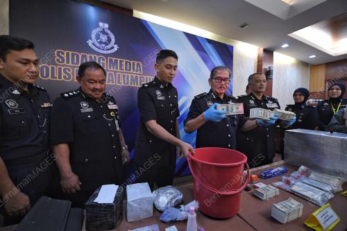 KL10_29012018_BLACK_MONEY