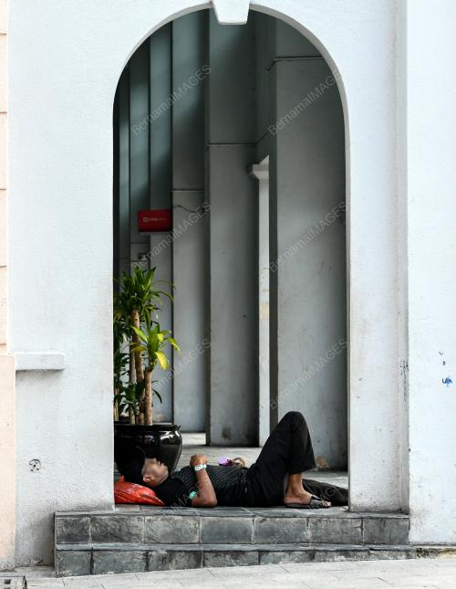 GELENDANGAN DI IBUKOTA PROSES PENEMPATAN MEREKA