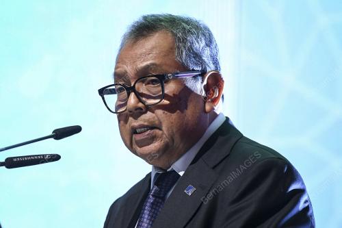 DATUK SERI DR AWANG ADEK HUSSIN