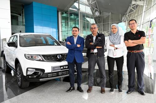 PROTON X70