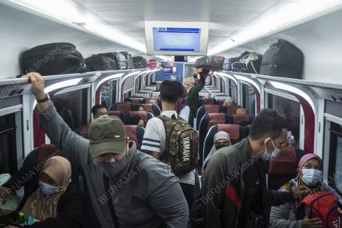 TINJAUAN DI KTMB KL SENTRAL