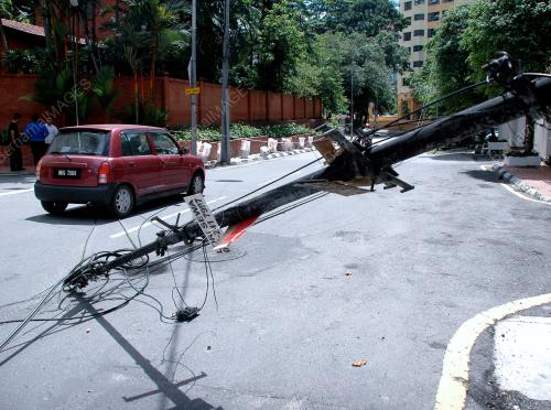 KL10_30052012_TIANG_TELEKOMUNIKASI