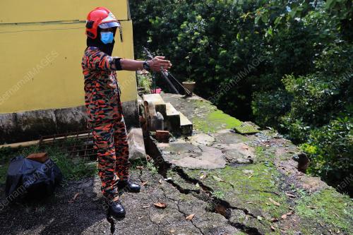 TANAH RUNTUH BUKIT ANTARABANGSA
